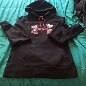 X Under armour X semi-fitted hoodie